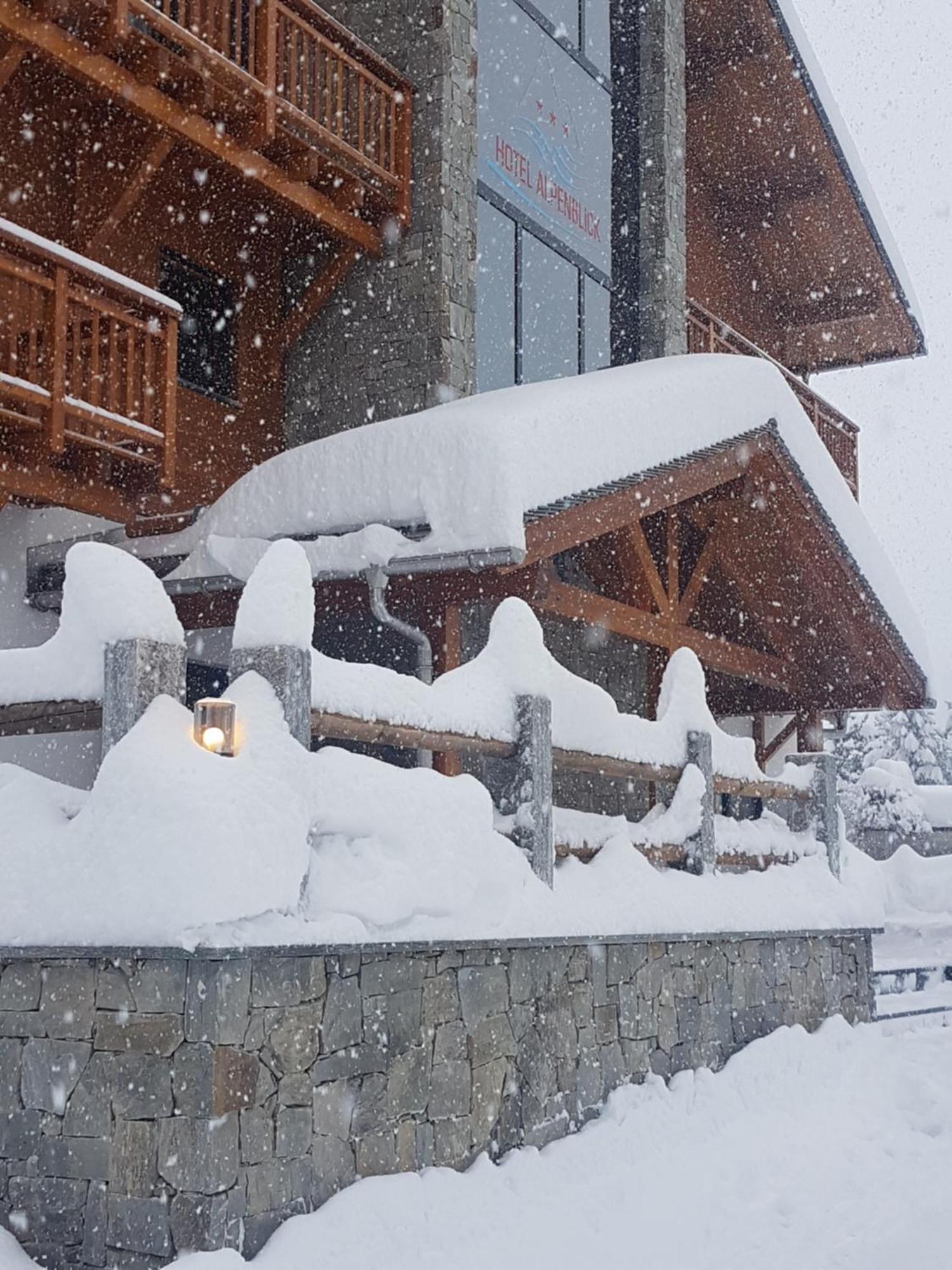Alpenblick-leukerbad-therme Leukerbad