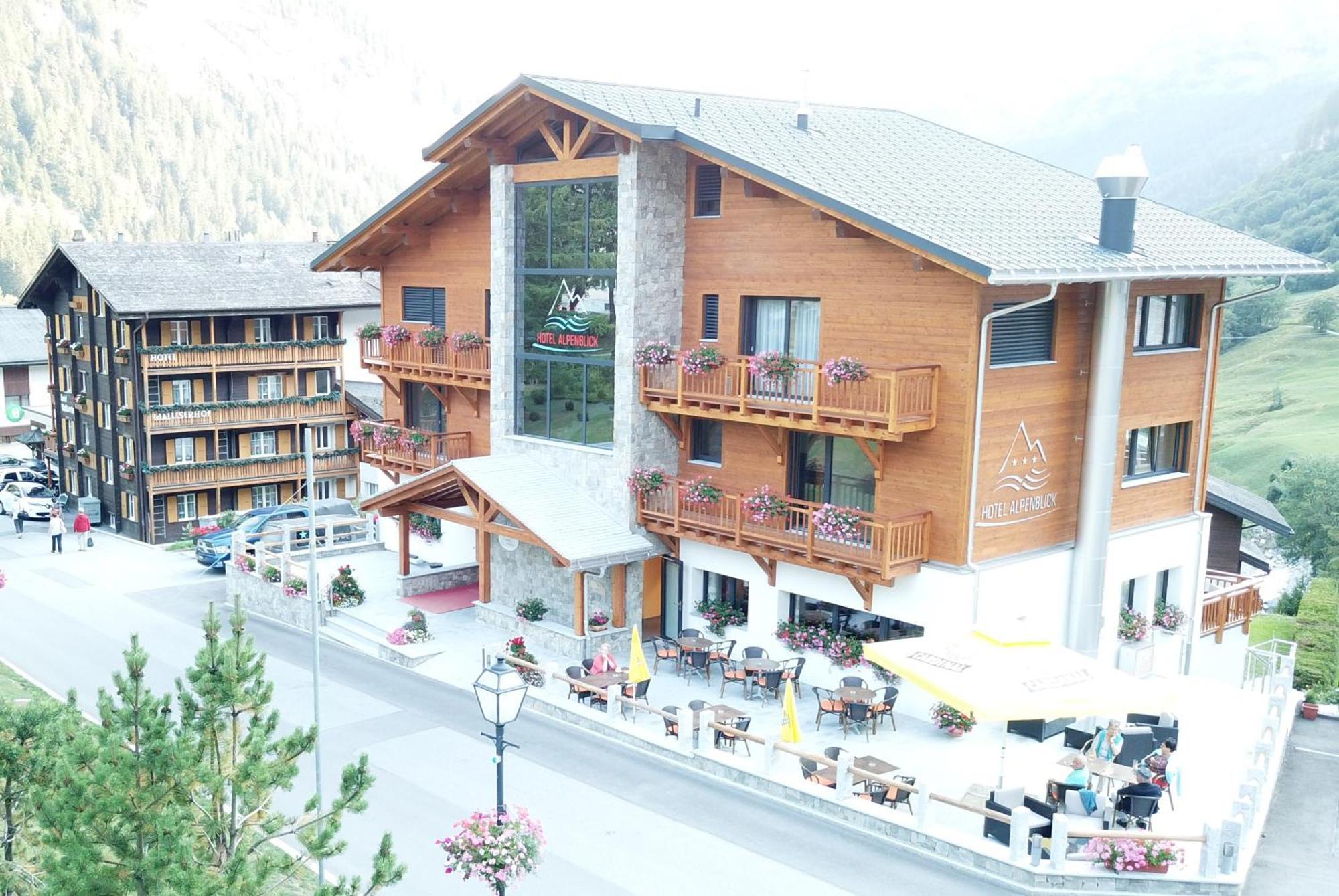 Alpenblick-leukerbad-therme Leukerbad