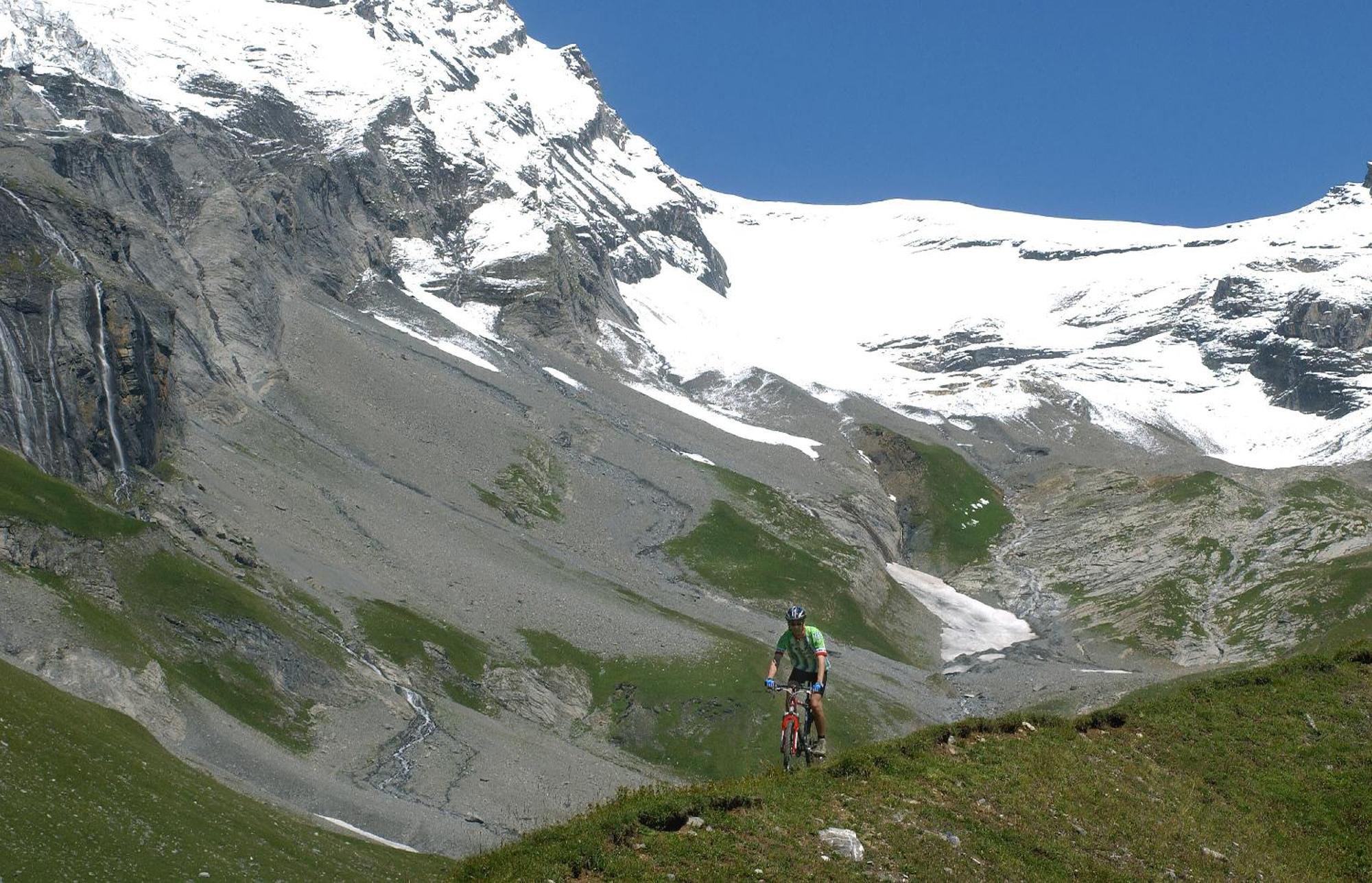 Alpenblick-leukerbad-therme Leukerbad