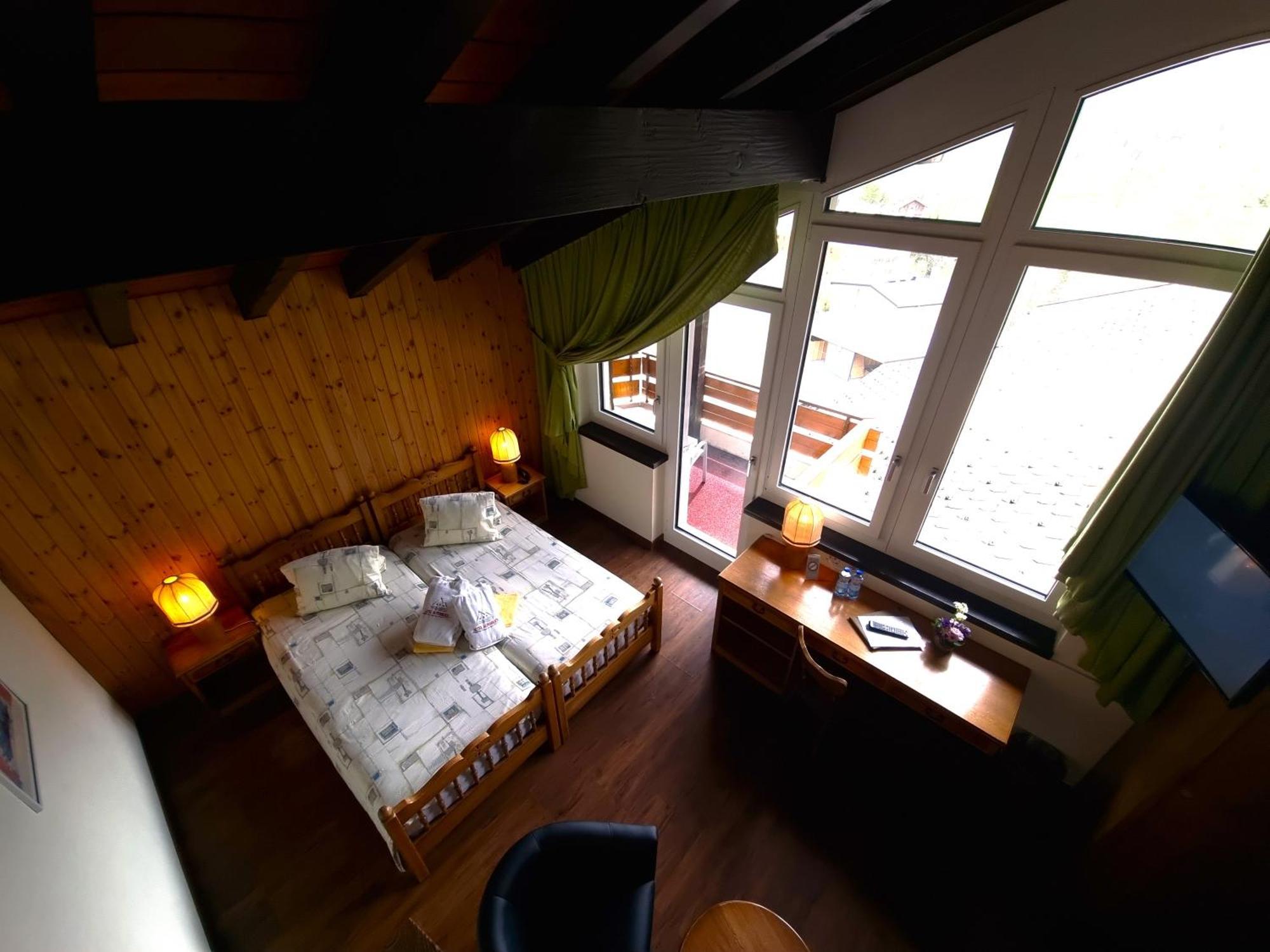 Alpenblick-leukerbad-therme