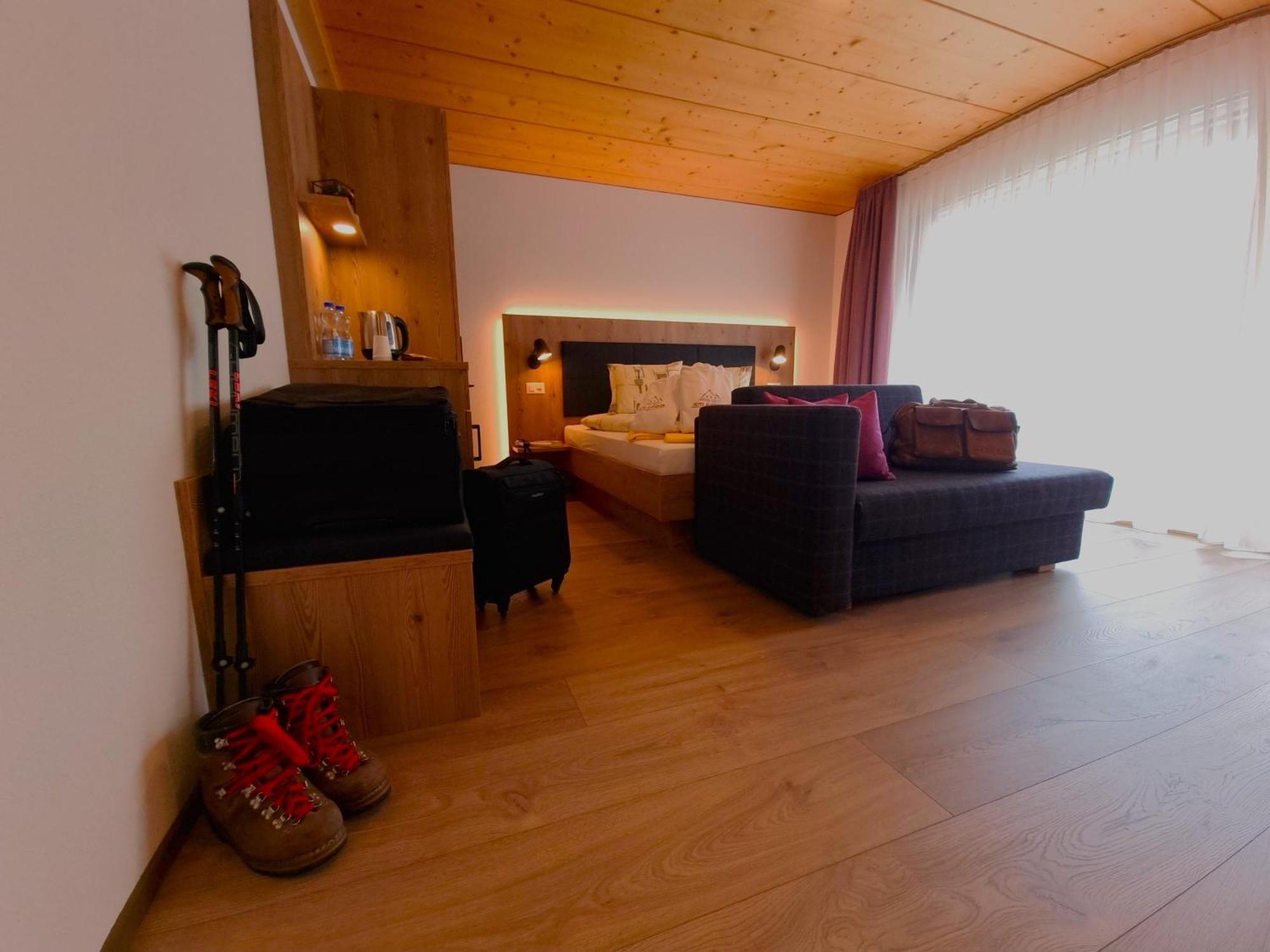 Hotel Alpenblick-leukerbad-therme 3*